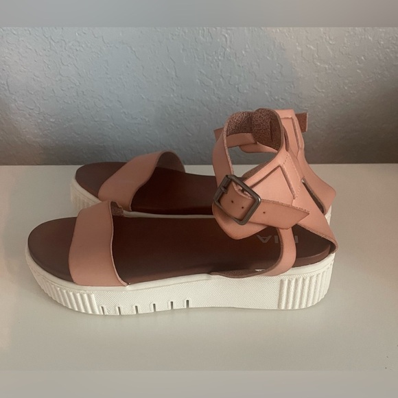 MIA Sandals
Women’s Size 7 1/2 
NWOT 
Color: Blush - Picture 4 of 6